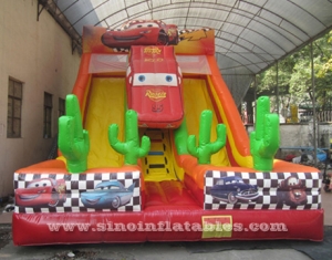 tobogán de coche inflable carrera de velocidad para niños