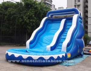 ondulado comercial de niños inflable del agua de la diapositiva con piscina