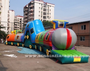 túnel de tren inflable para niños