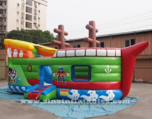 Barco pirata inflable para niños de grado comercial con tobogán.